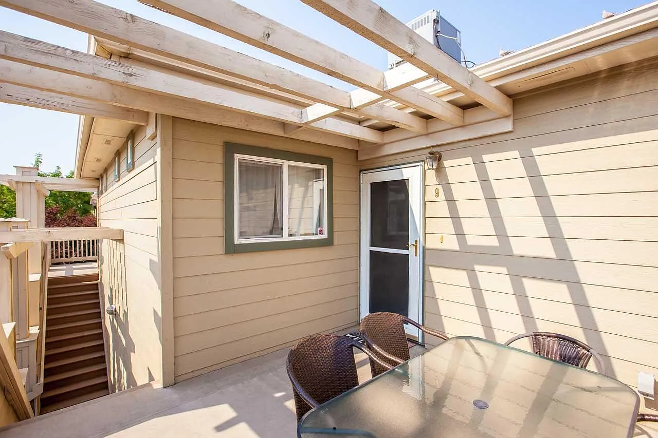 2485 Fountainhead Blvd — Photo 3