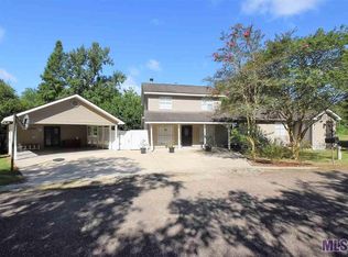 8437 Phillips Rd, Saint Amant, LA 70774