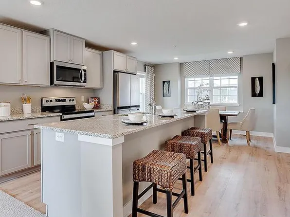 12512 Harpers Ct NE Unit B, Blaine, MN 55449