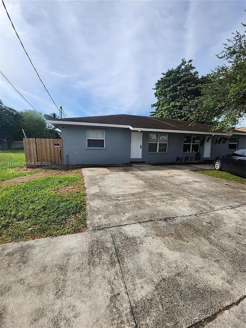 Goulds Duplex — Photo 1