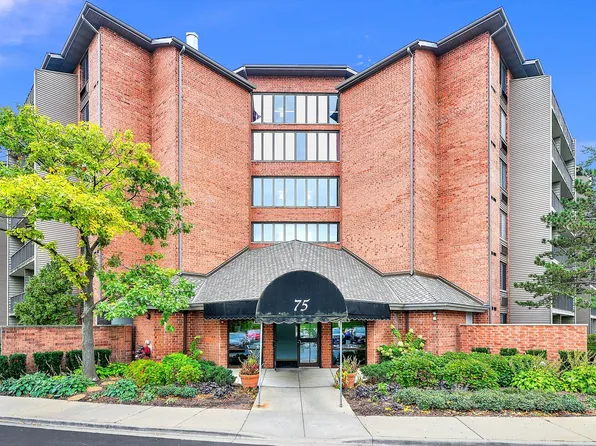75 Kristin Cir APT 316, Schaumburg, IL 60195