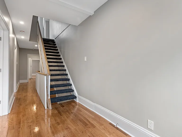 447 Green Ave — Photo 14