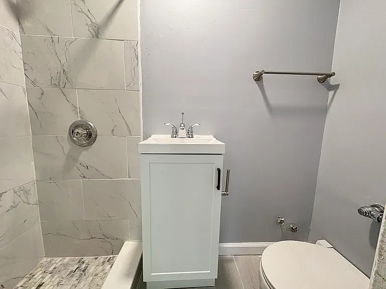 24 Beacon Ave #3E — Photo 4