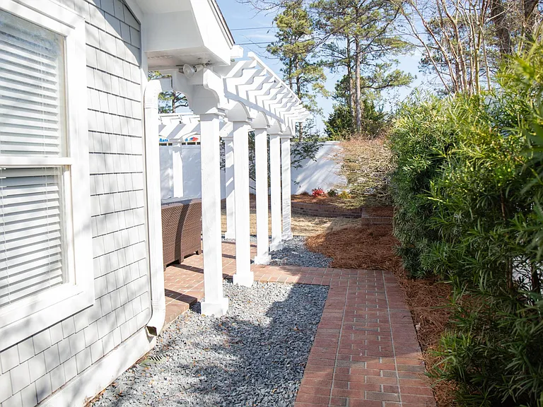 1307 Portside Dr — Photo 31