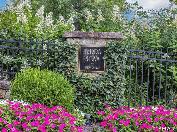 58 Terra Nova Circle #58, Westport, CT 06880