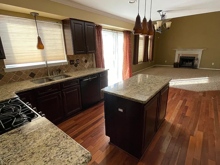 162 Easton Dr — Photo 5