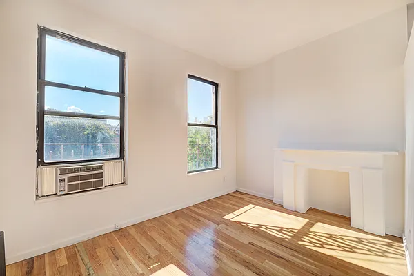 Rented by REAL New York | media 11