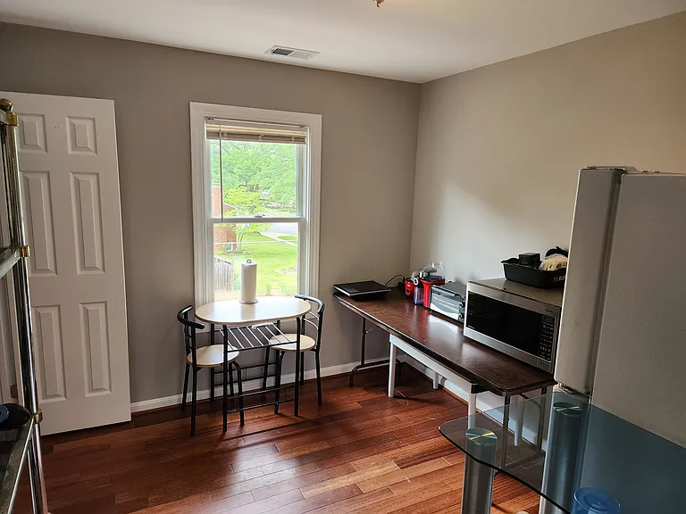 University Dr — Photo 21