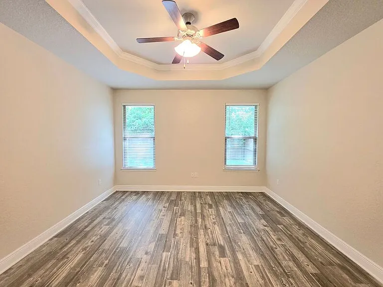 5297 Parkside Dr — Photo 6