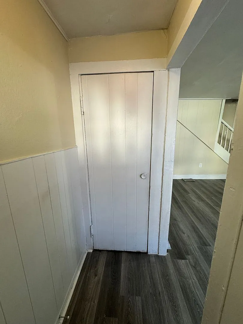 3 Bdrm, 1 Full Bath Twin-Semi Detached home — Photo 2