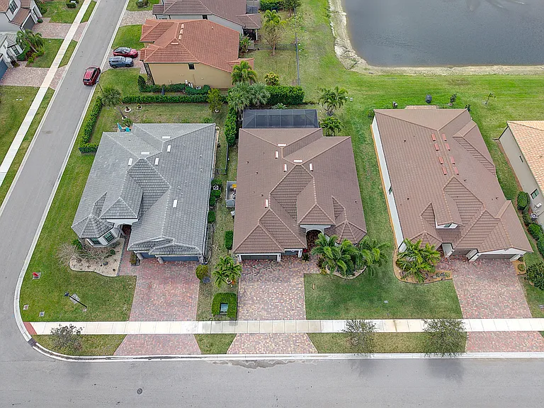 8324 Pedigree Cir — Photo 50