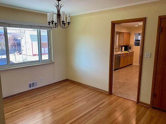 dining room into kitchen