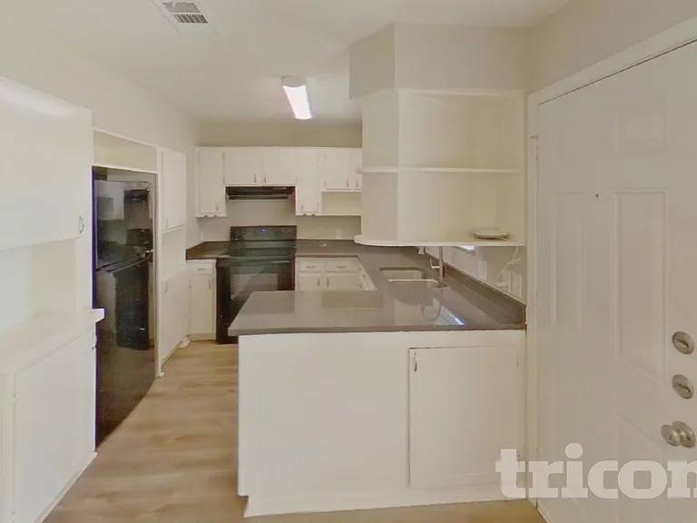 155 Bellvue Dr — Photo 5