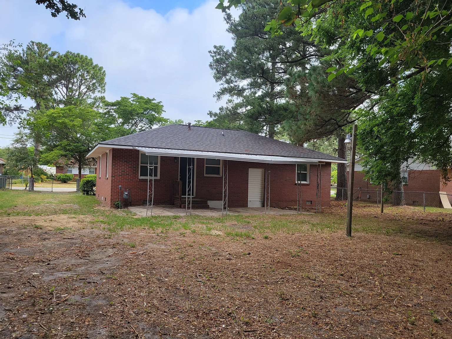 3 bed, 1092 sqft, $1,300 — Photo 2