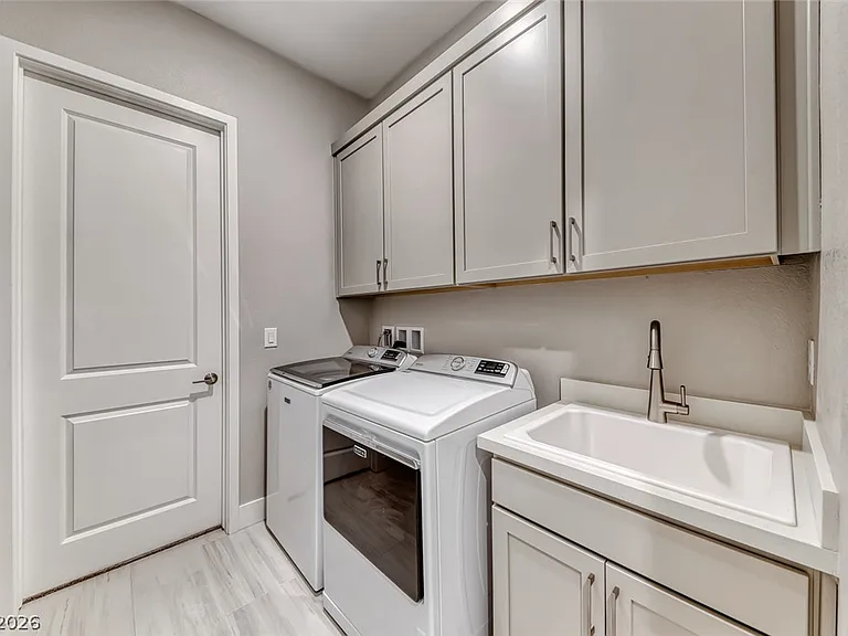 375 Portus Delphini Ct — Photo 34