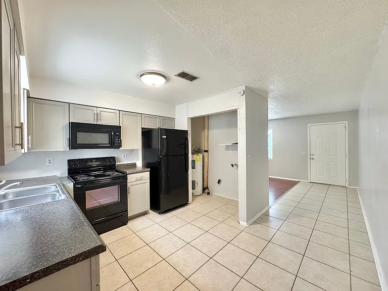 5665 Struthers Ct — Photo 23