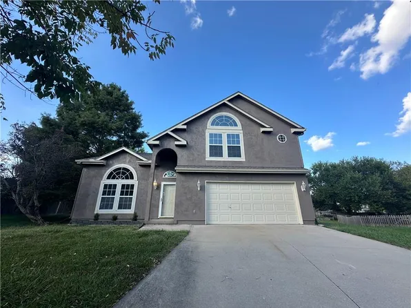 4400 Rivulet Dr, Lees Summit, MO 64082