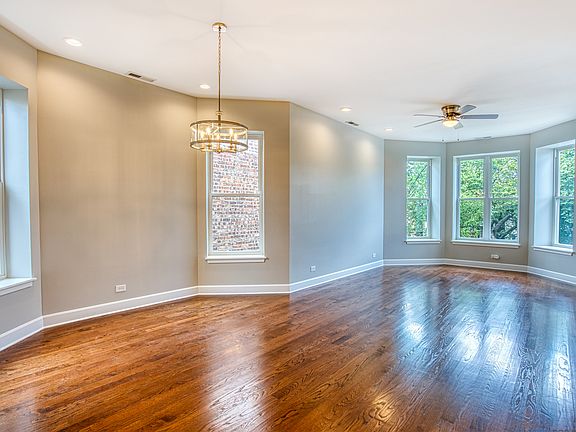 3rd image of 1527 S Central Park Ave #2