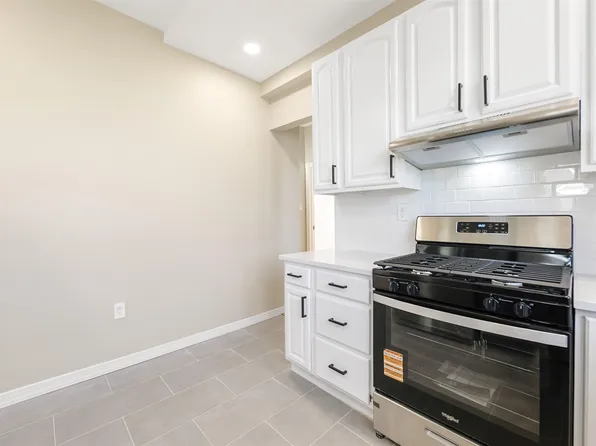 47 Carlton Avenue image 12 of 21