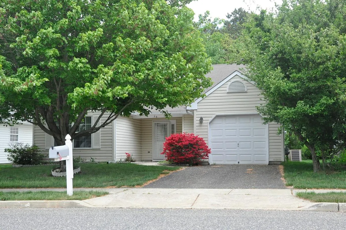 76 Sleepy Hollow Dr photo 1