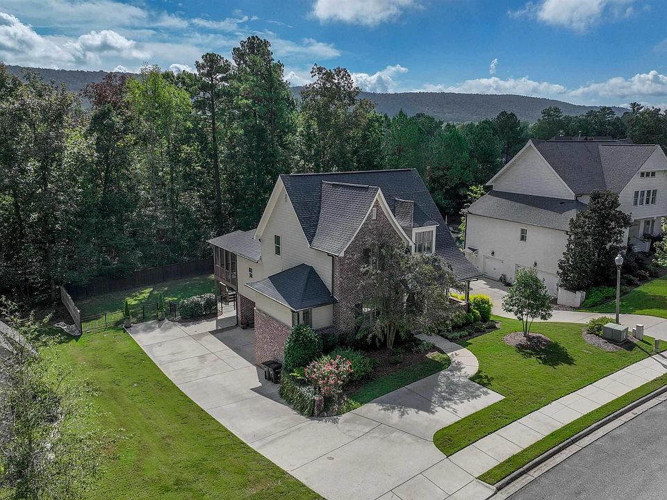 1st image of 1104 Highland Village Trl