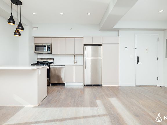 4th image of 594 Bushwick Ave #422