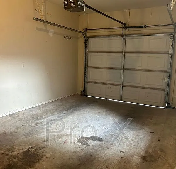 2670 N Valencia Ave #2670 N VALENCIA AVE — Photo 11