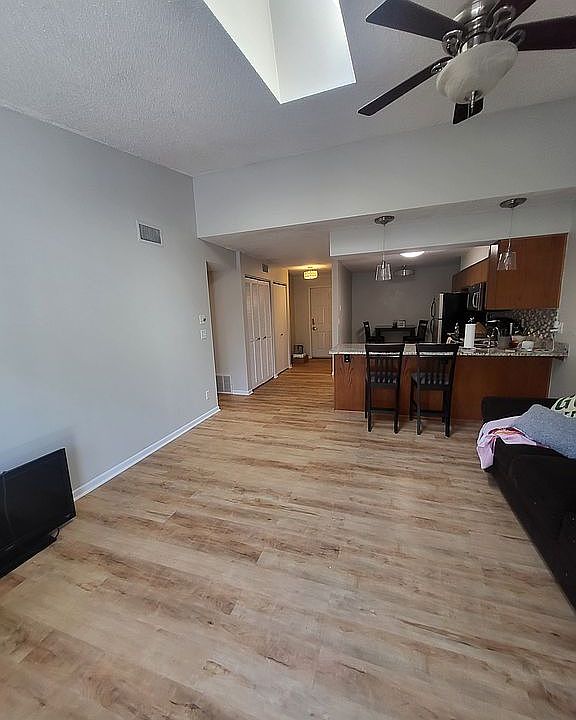 1st image of 317 Woodside Dr