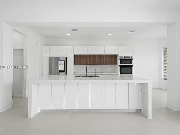 4th image of 1887 Harbor View Cir
