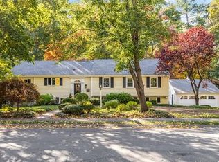 5 Candlewood Rd, Lynnfield, MA 01940