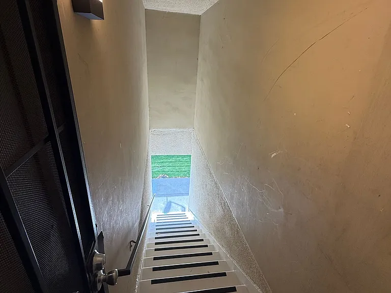 935 Springfield St #D — Photo 12