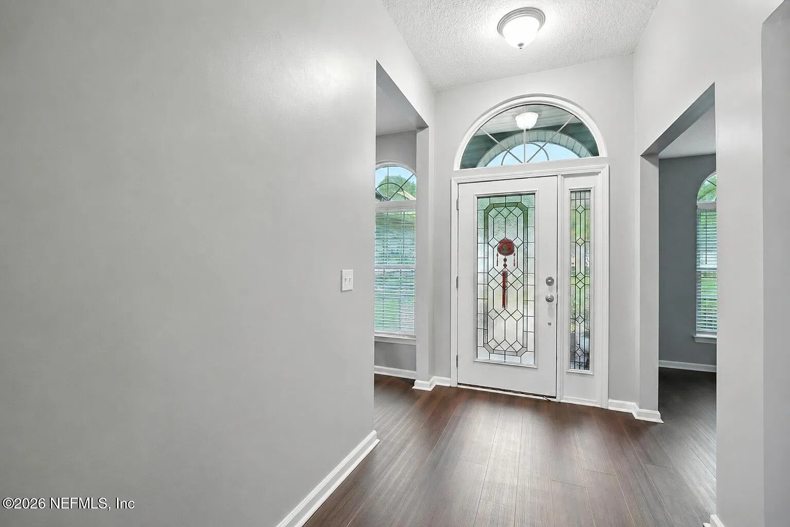 3 bed, 2.0 bath, 1534 sqft, $2,200 — Photo 2