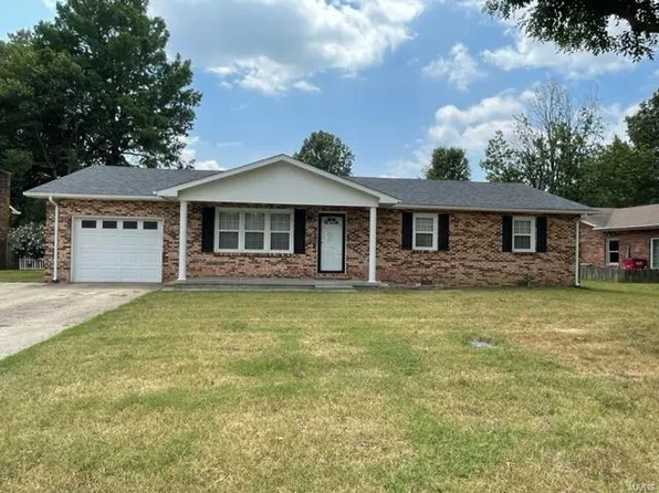 703 Bayberry Dr, Sikeston, MO 63801