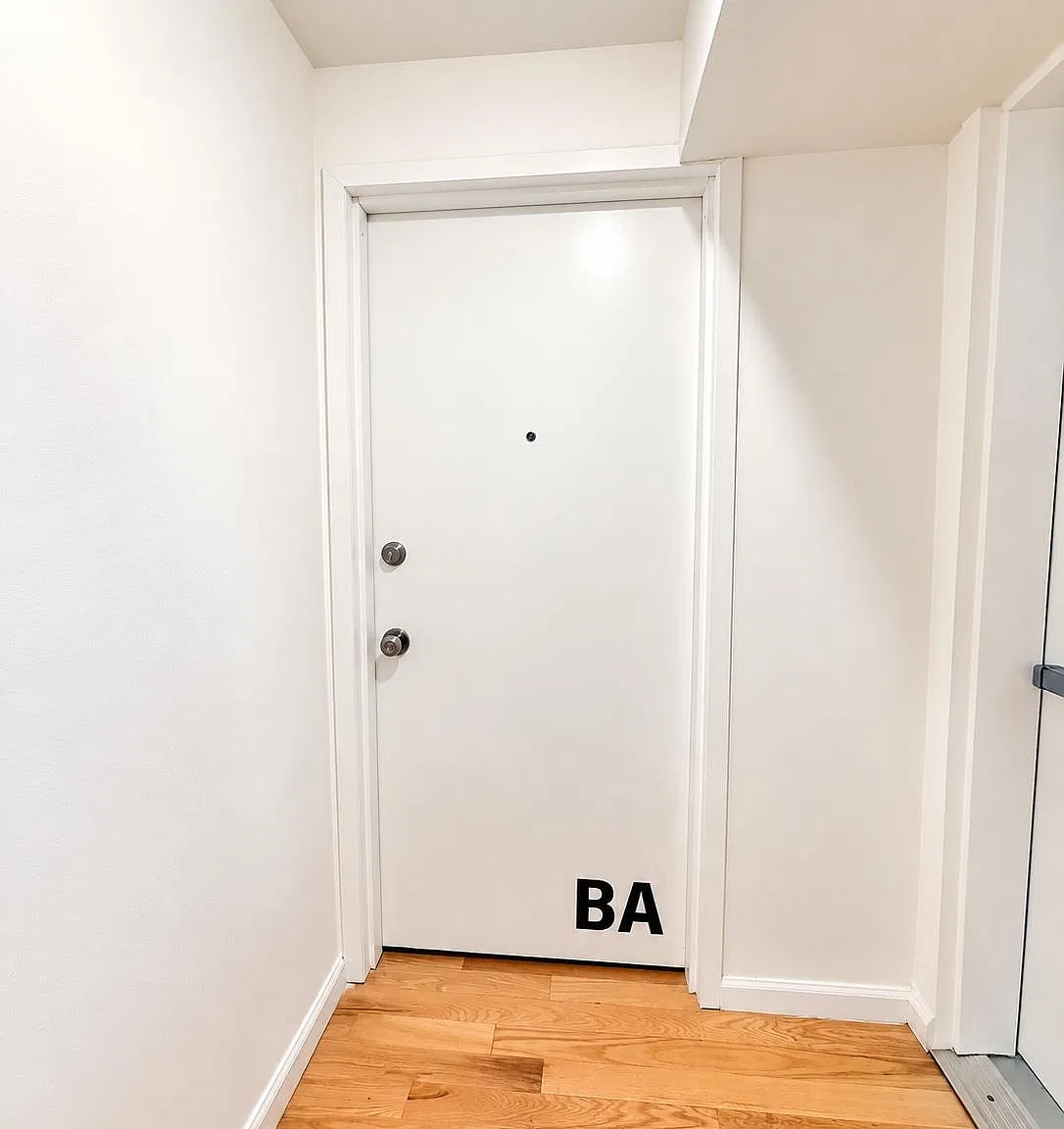 1 bed, 1.0 bath, 808 sqft, $1,950 — Photo 2