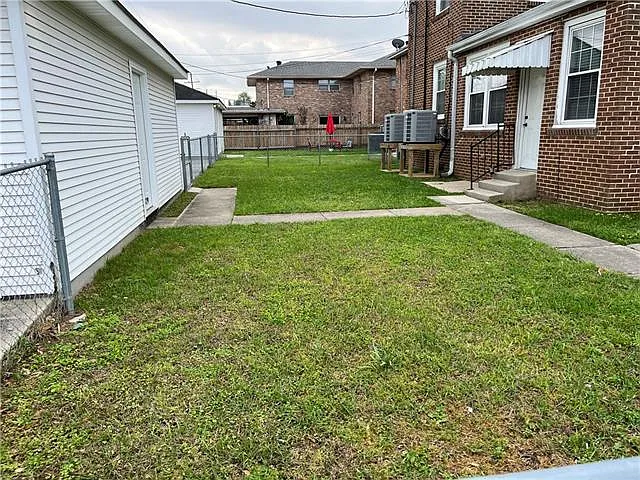 6377 Canal Blvd — Photo 11