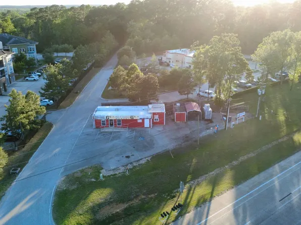 4897 W Davis St, Conroe, TX 77304