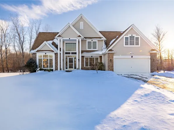 6177 Southbrook Dr, Ontario, NY 14519