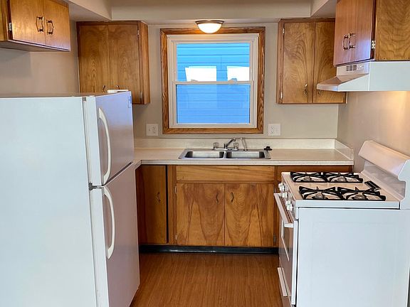 4th image of 1378 Hollywood Pl #B