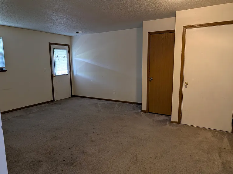 514 Cantebury Dr #C — Photo 2