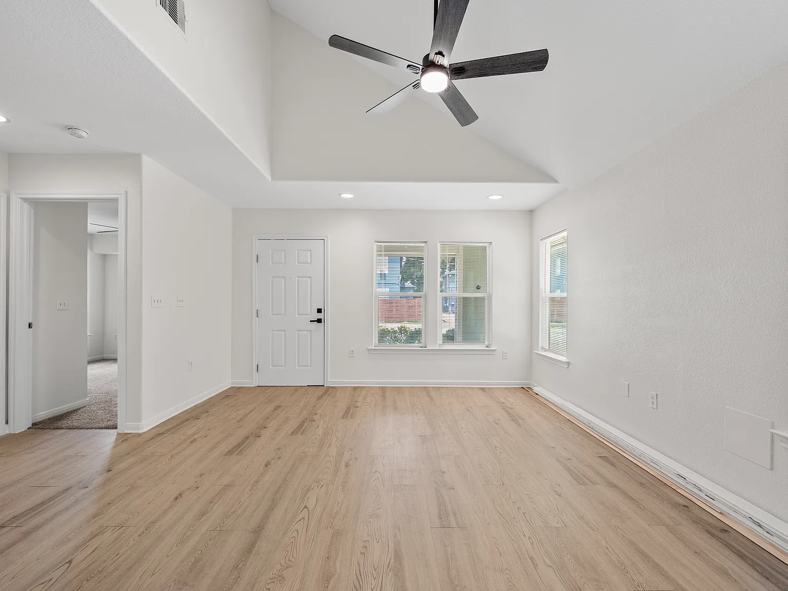 4612 Market St — Photo 4
