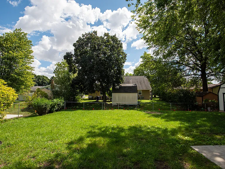 1021 Lonsdale Rd — Photo 14