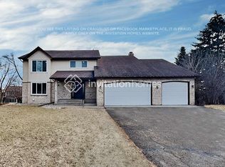 1079 Bluff Pointe Dr, Chaska, MN 55318