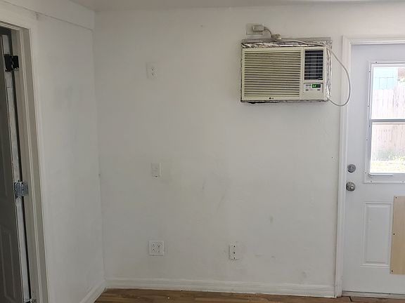 2nd image of 446 San Bernardino St #A-b