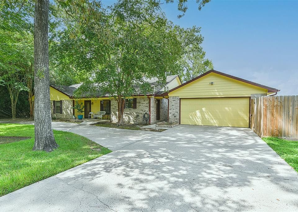 1st image of 1008 Chateau Woods Parkway Drive