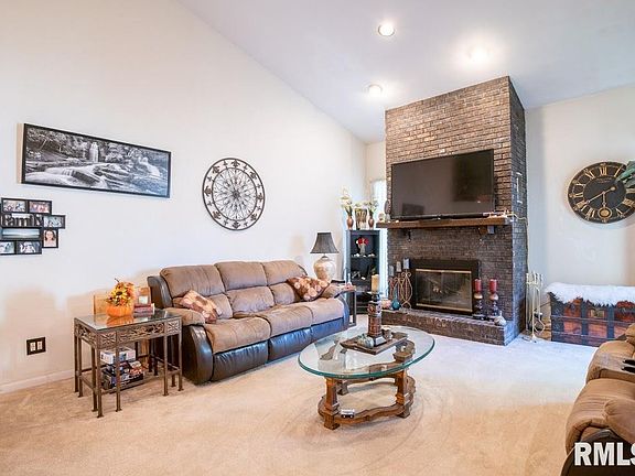3rd image of 6809 N Frostwood Pkwy APT 52