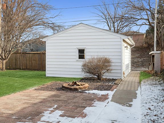 5th image of 2317 Washington Ln