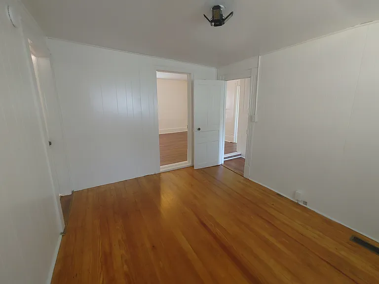 309 Jackson St — Photo 10