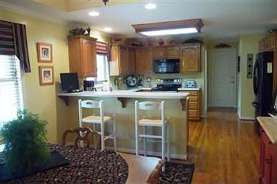 5th image of 2324 Yorktown Dr