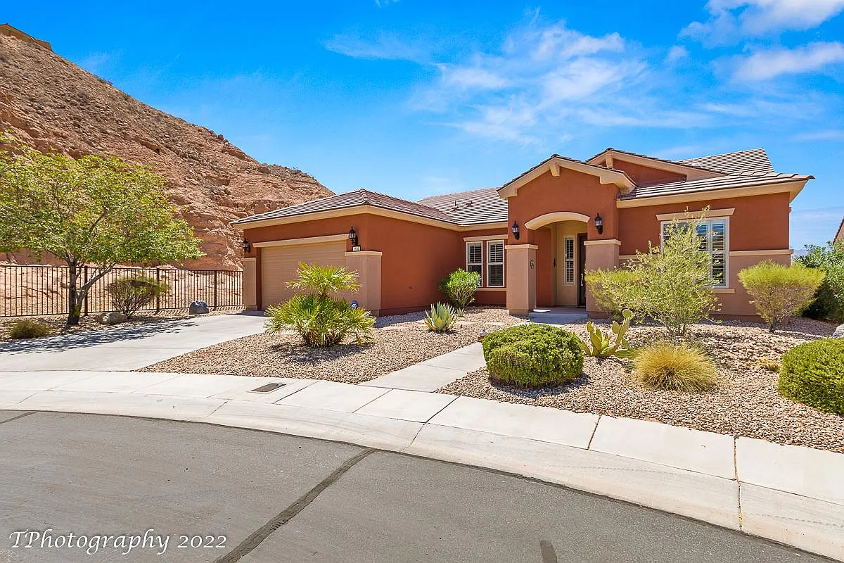 3 bed, 2248 sqft, $2,100 — Photo 1
