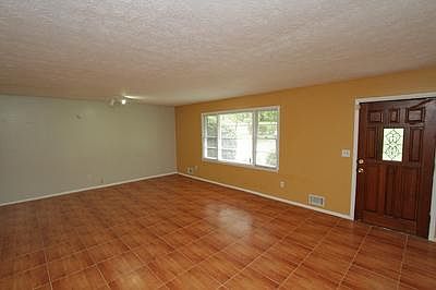 3rd image of 1834 Dogwood Ct